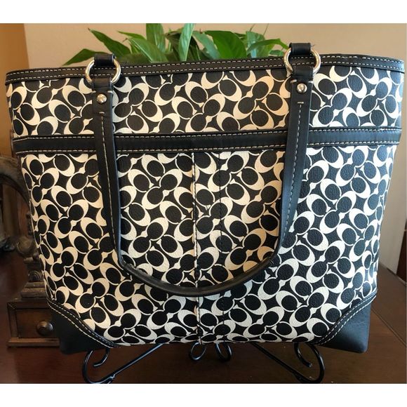 COACH - Chelsea Signature Heritage Stripe Tote. Beautiful & FLAWLESS CONDITION! - Picture 2 of 16